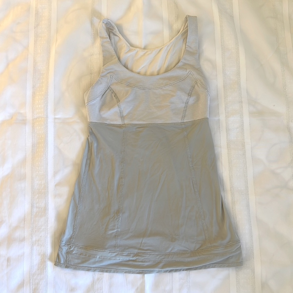 Lululemon tank.